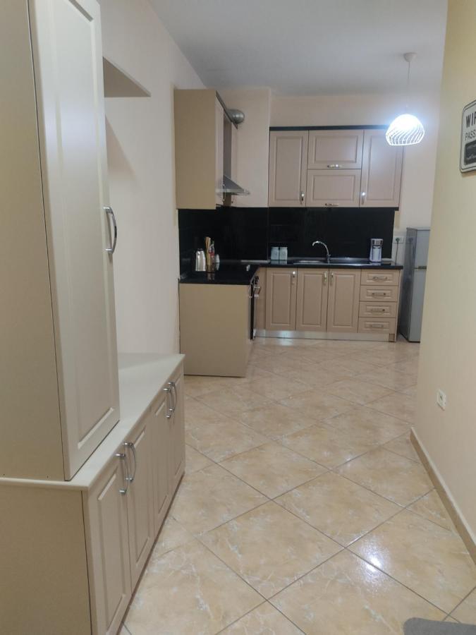 Chlo Apartment 2 Тирана Екстериор снимка