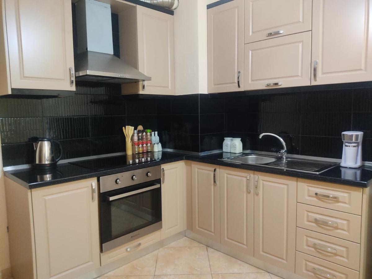 Chlo Apartment 2 Тирана Екстериор снимка