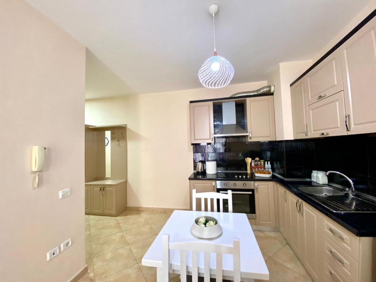Chlo Apartment 2 Тирана Екстериор снимка
