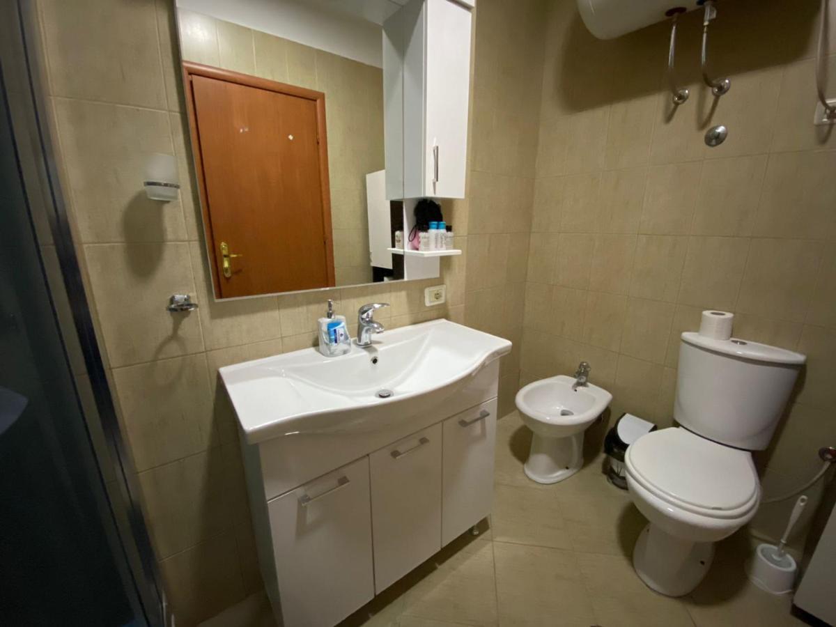 Chlo Apartment 2 Тирана Екстериор снимка